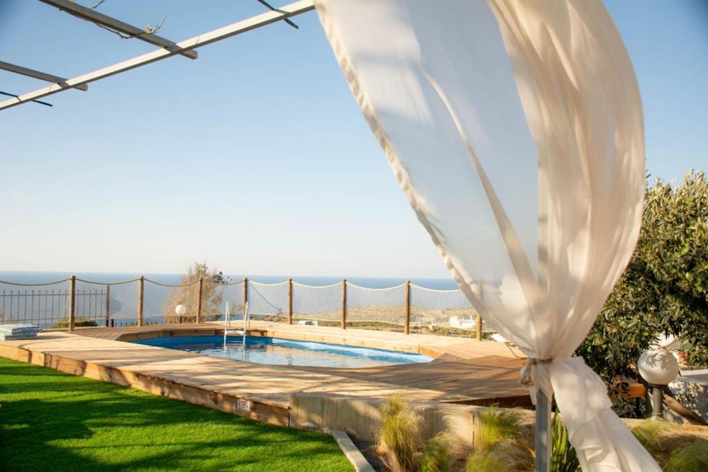 Gaia Signature With Private Pool