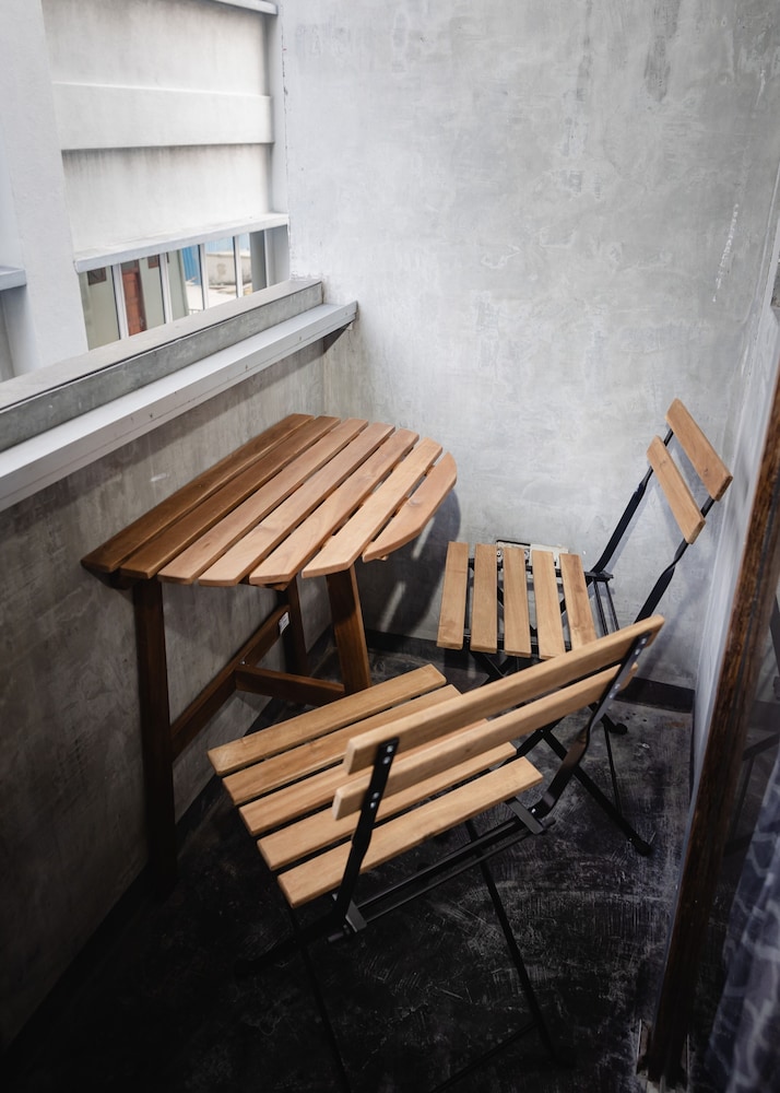 Modern 1BR Walk to Beach & City Spots