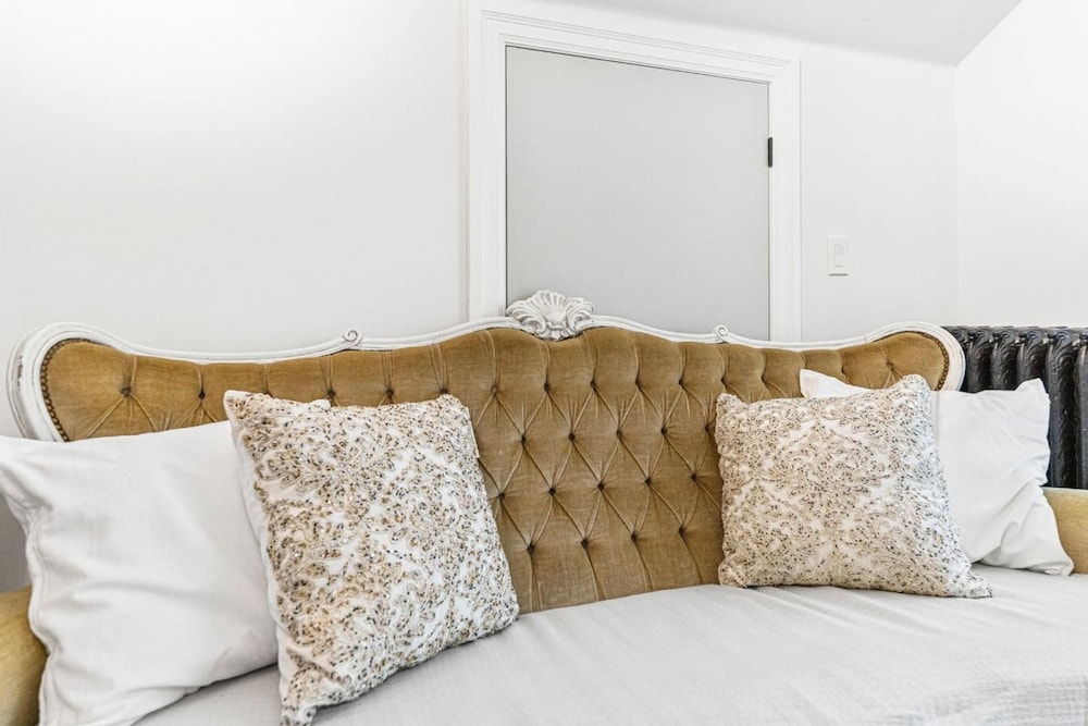 Private Apt Neardowntown Ideal for Long Stays U4