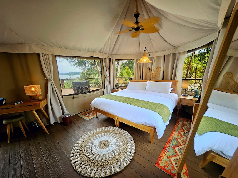 Palau Carolines Resort