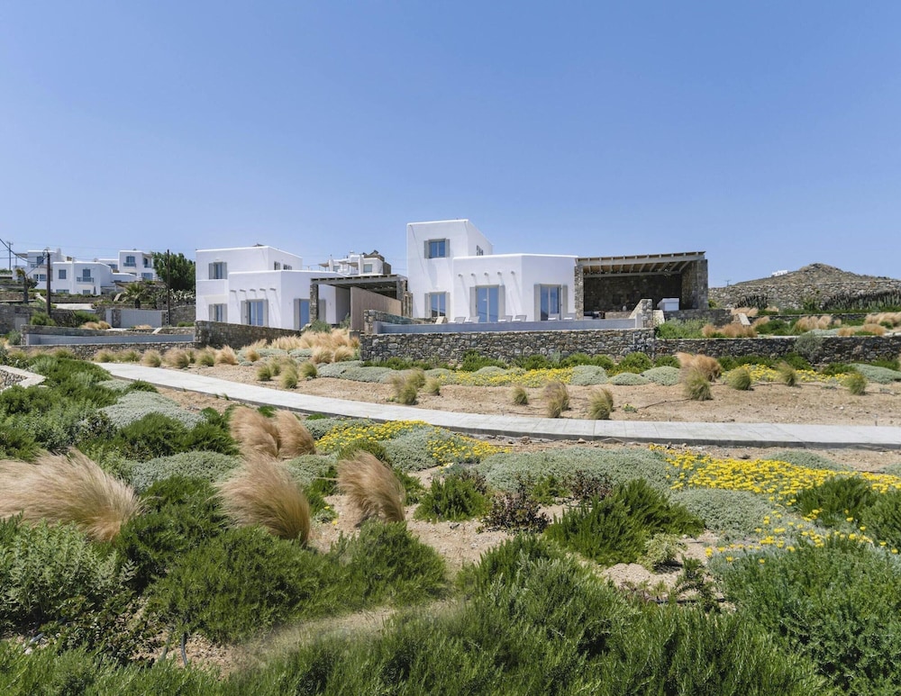 Pristine Villa With Swimming Pool