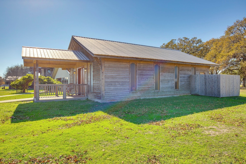 Indoor Pool & Boat Ramp: Lake Tawakoni Group Gem
