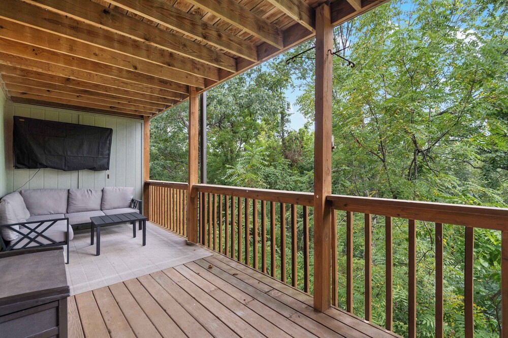 The Greenview Haven: Cozy For 6!