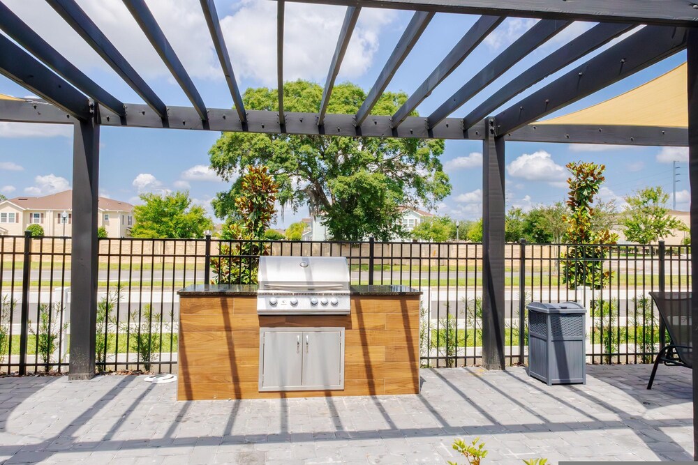 Serene 3 BR 3 BTH Home Pool 4 Miles From Disney view 5