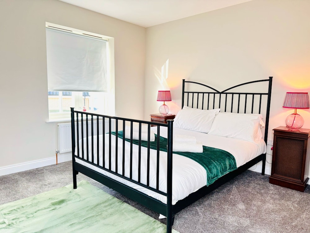 25A Moonstone House in Thetford