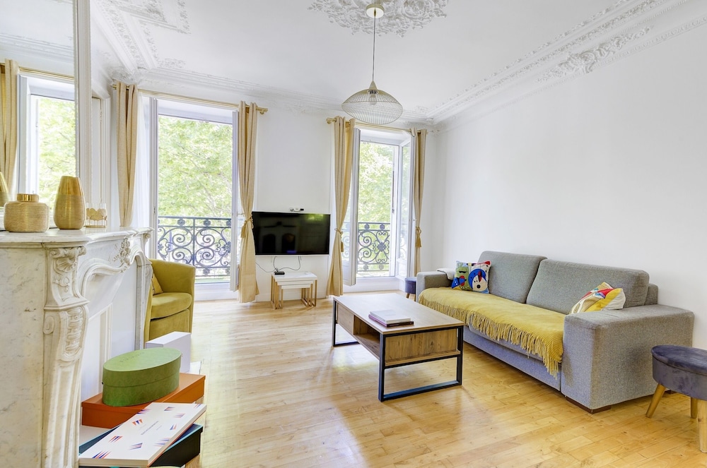 3BR Modern Escape by Champs-Élysées