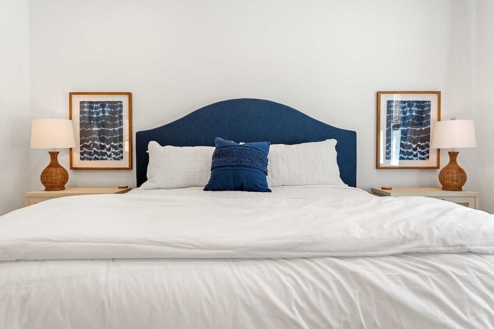 Chic Shack by Avantstay Private Pool, Walk to Beach, Sleeps 13!