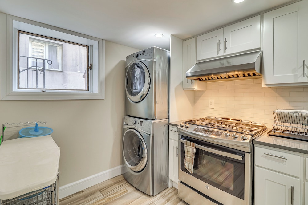 Walk to Hudson River Parks: Recently Renovated Apt