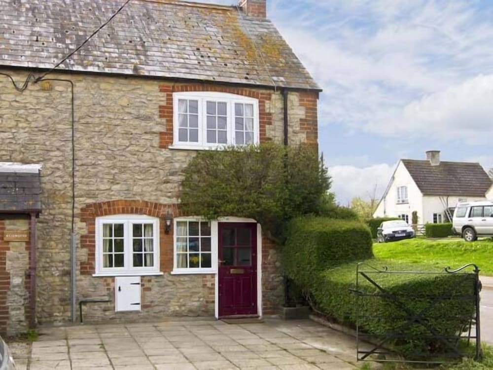 Sherborne Vacations - Candy Cottage - Property Image 1