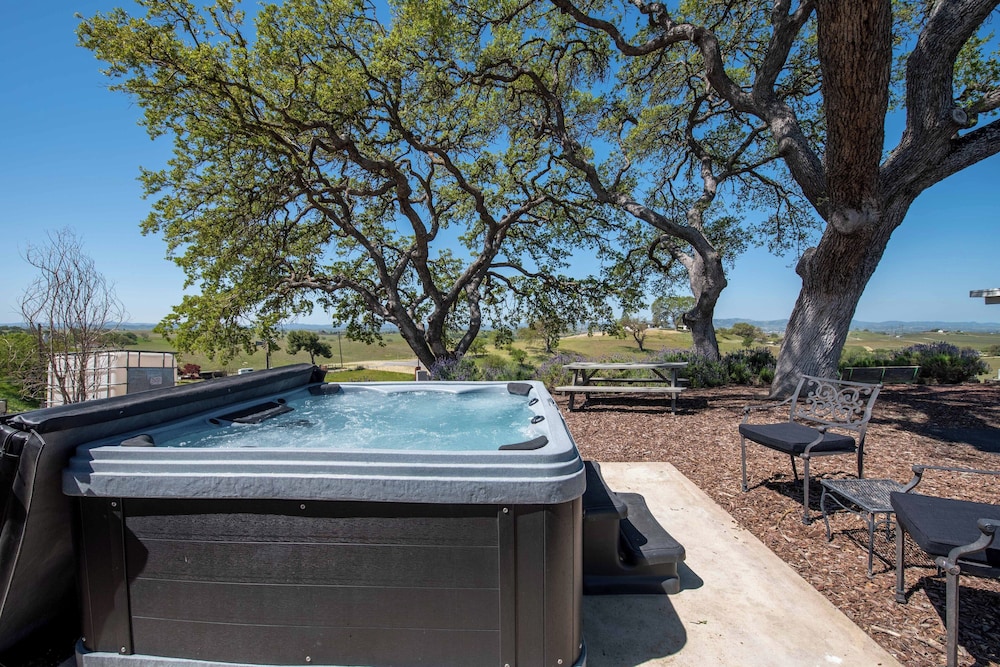 Hidden Acre Vineyard Estate