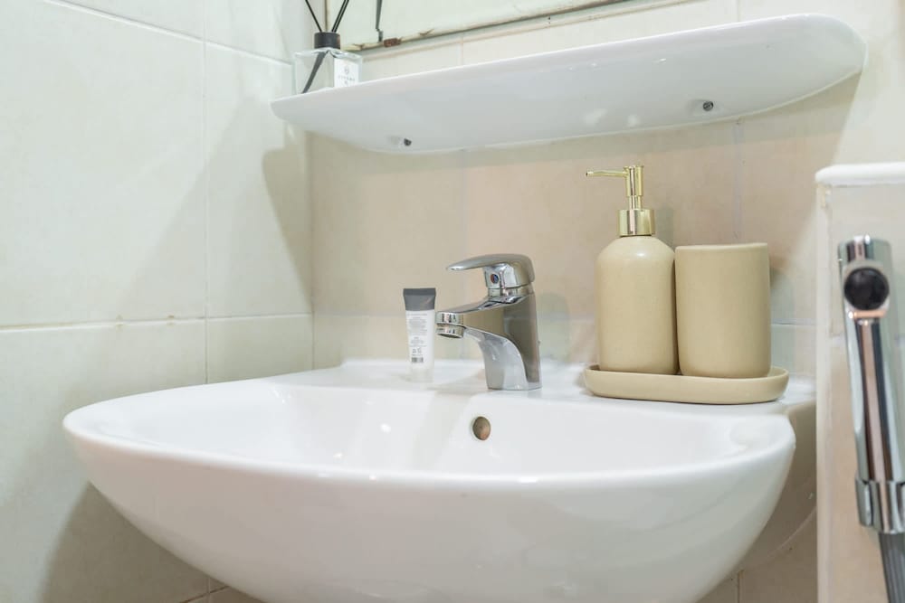 1 Bedroom Apartment With a City View and Sleeps 4