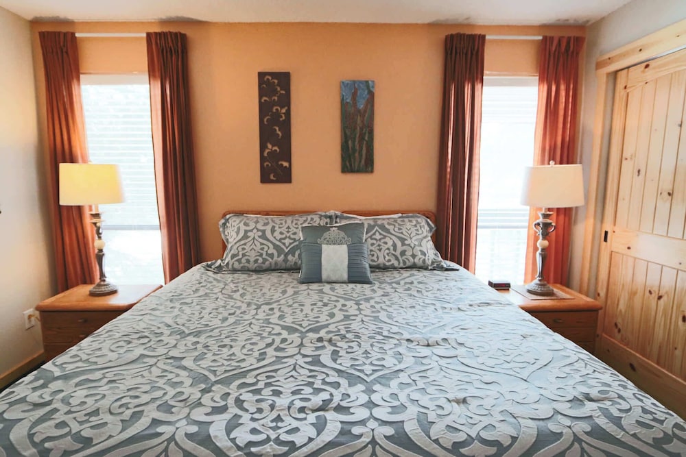 Family Fun Condo Stay for 6!