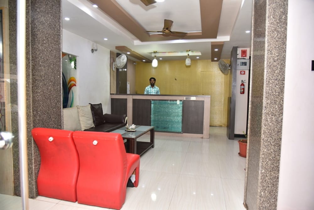 Lobby & Reception