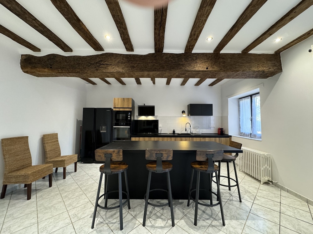 House in Mansigne With Fenced Garden