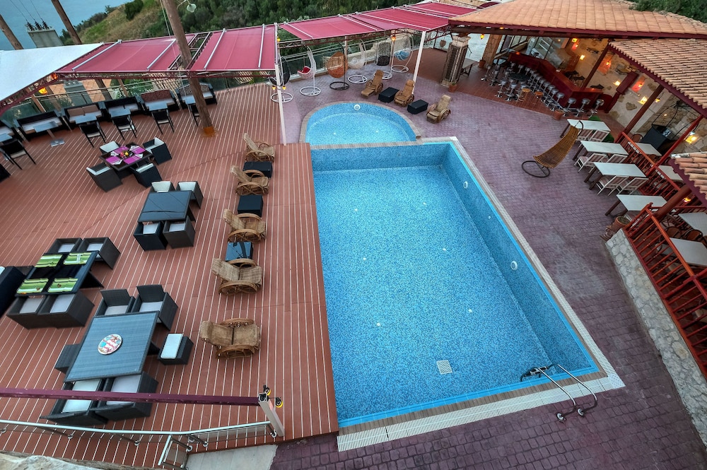 Diamond Suites