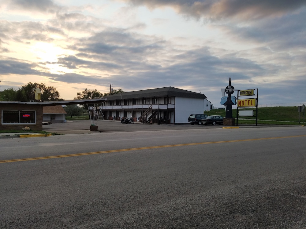 Moorcourt Motel