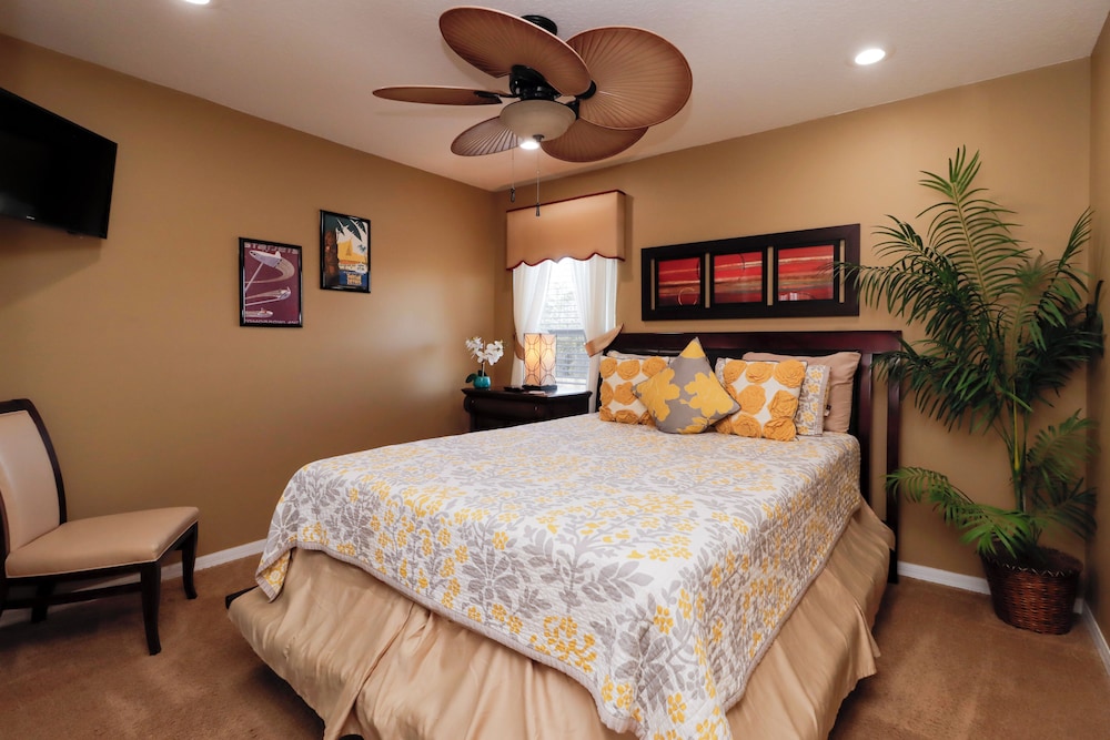 7 Bedrooms Perfect For Large Families Or Groups!