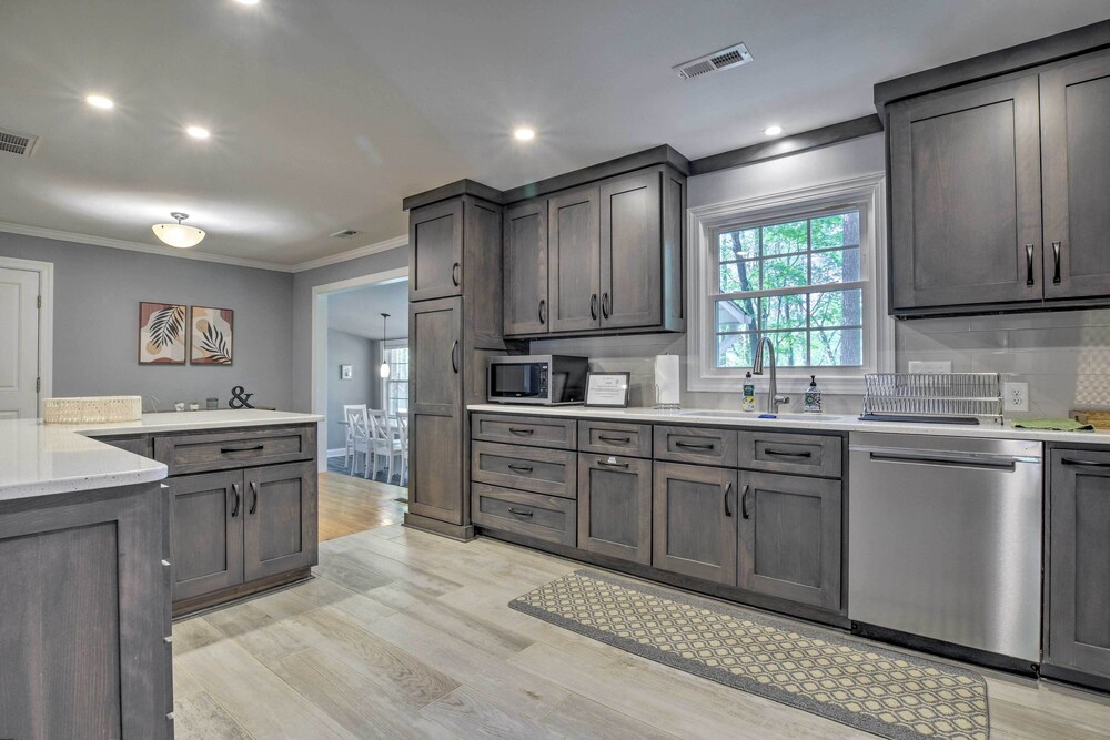 Bright Cary Home With Deck < 15 Mi to Raleigh! - Property Image 36
