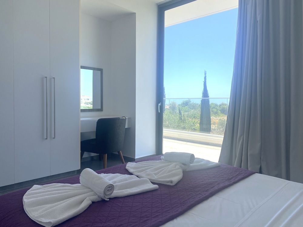 Ayia Napa Nissi Pearl Villas