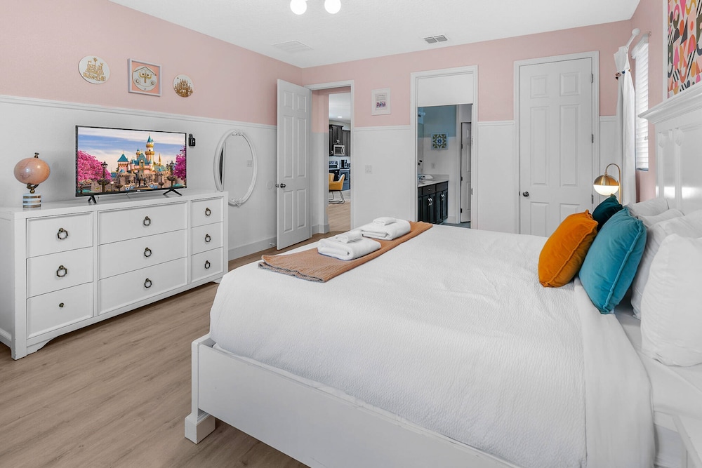 Spacious 7Bd Next to Clubhouse at Solara Resort