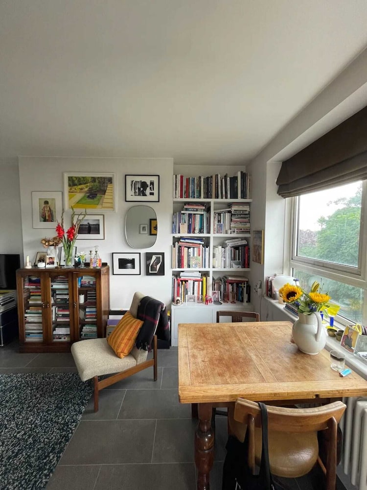 Contemporary 1BD Flat W/balcony - Stoke Newington!