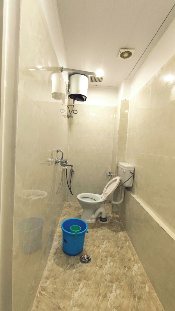 taj plaza paying guest house