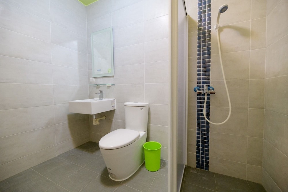 Summer Sea Hostel