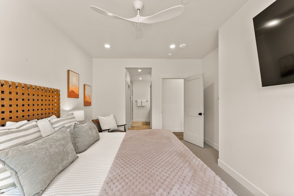 Periwinkle Sky 3 Bedroom Condo