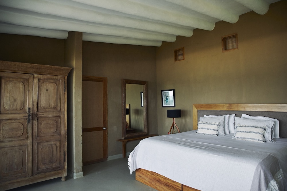 Cocaloba Adobe by Wynwood House