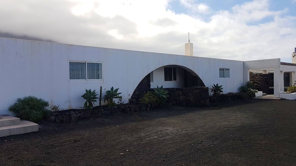 Studio In Frontera - Valle Del Golfo, With Wonderful Sea View, Enclosed Garden view 3