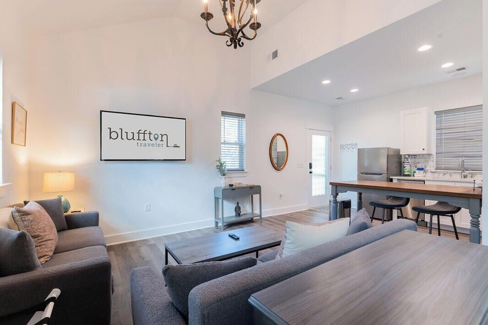 Charming Old Town Loft, Nestled in the Heart of Historic Bluffton, SC