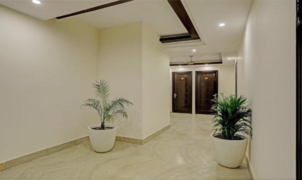 Fabhotel Royale 19