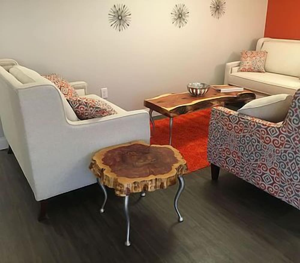 The Acorn Suites