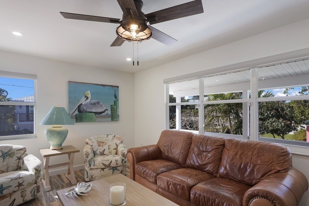 Surf Riders 4 Bedroom Home