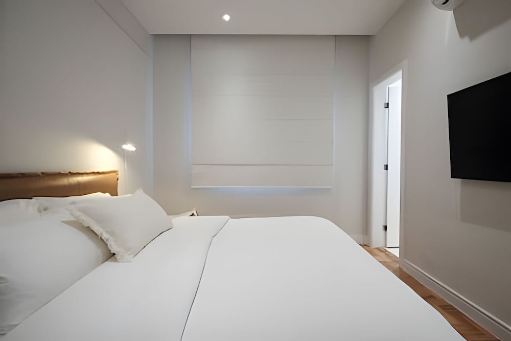 Leblon | Recém reformado, 2 quartos, 5 min da Praia – por Casapē Rio