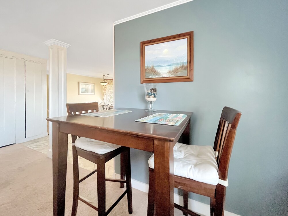 Footbridge Hideaway - Q967 A Spacious Home Very Near To The Fabulous Footbridge Beach Entrance 4 Bedroom Home by Redawning - Property Image 18