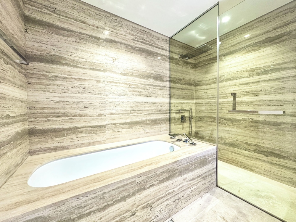 Venduras Chic 1BR Burj Views Sterling