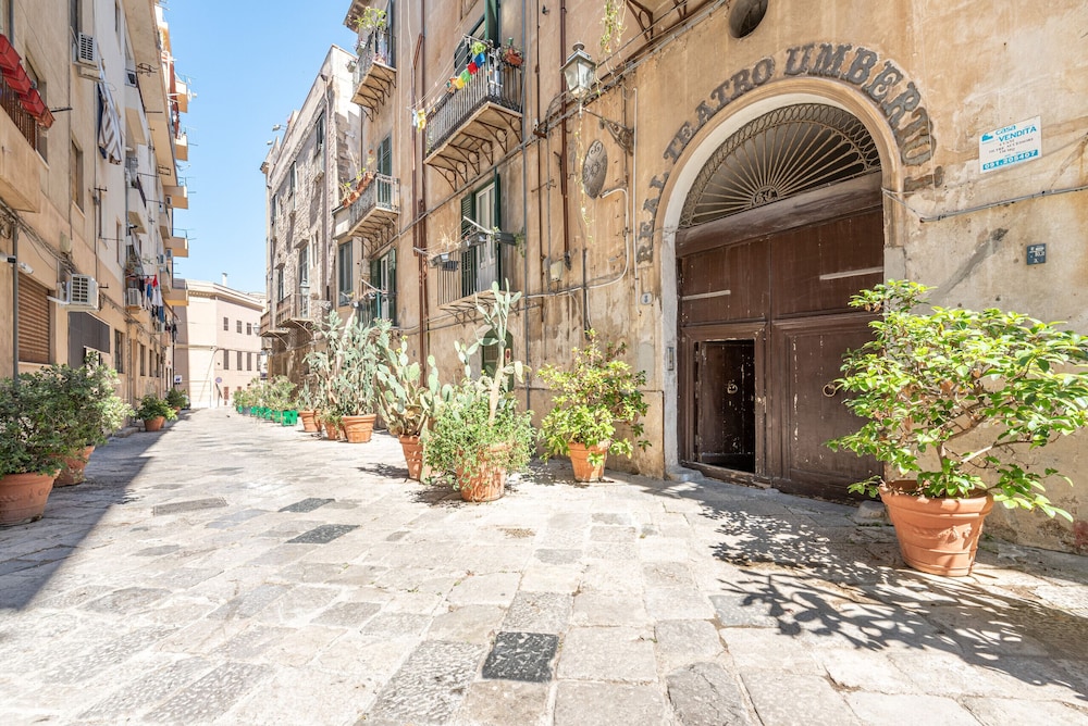 Real Umberto I - Suite 1 by Wonderful Italy