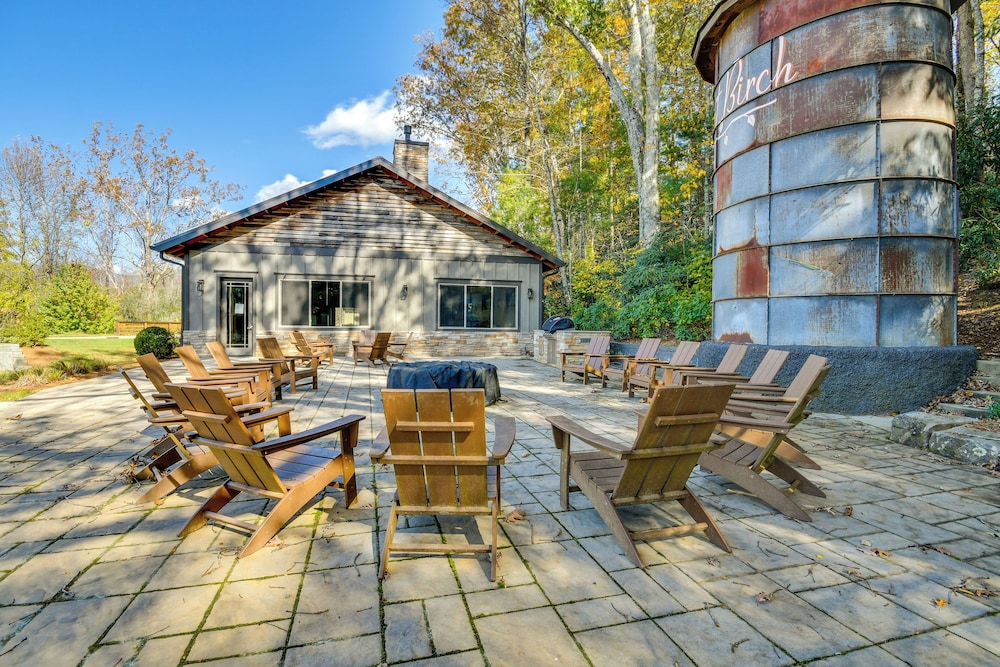 Hike, Dine & Explore Asheville: Black Mtn Getaway!
