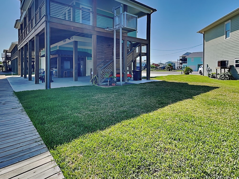 The Salty Dog at Copano Bay by Miss Kitty’s