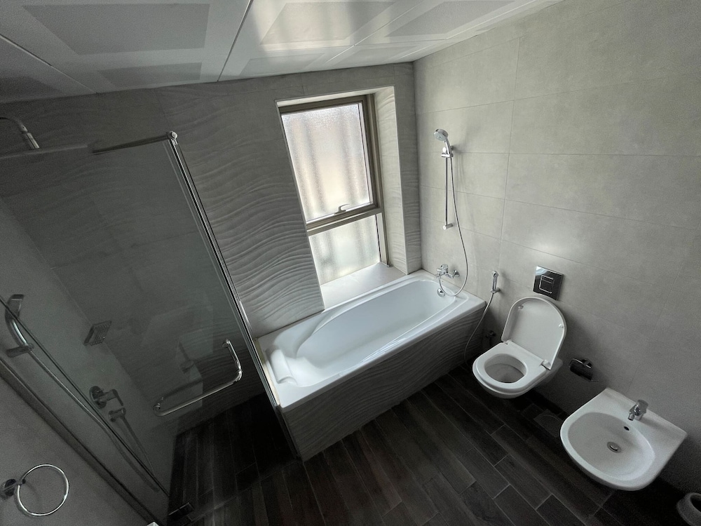 Best Townhouse On Jcv 4 Bedrooms With Jacuzzi