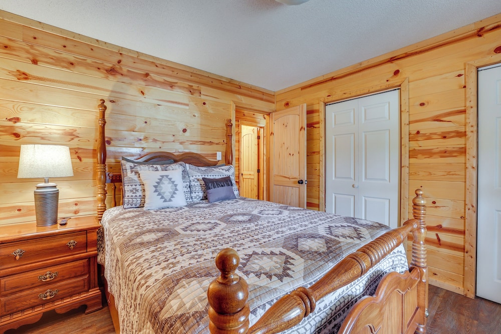 Fire Pit + Game Room: Lakefront Escape in Trenton!