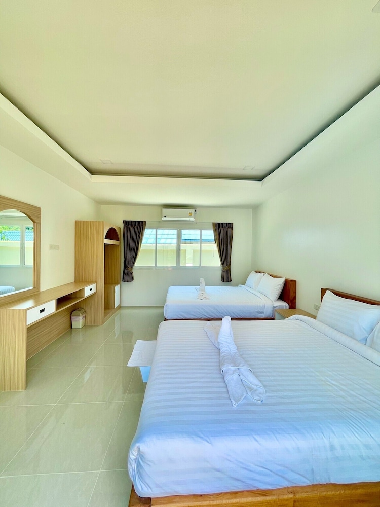 Le poulet poolvilla khanom