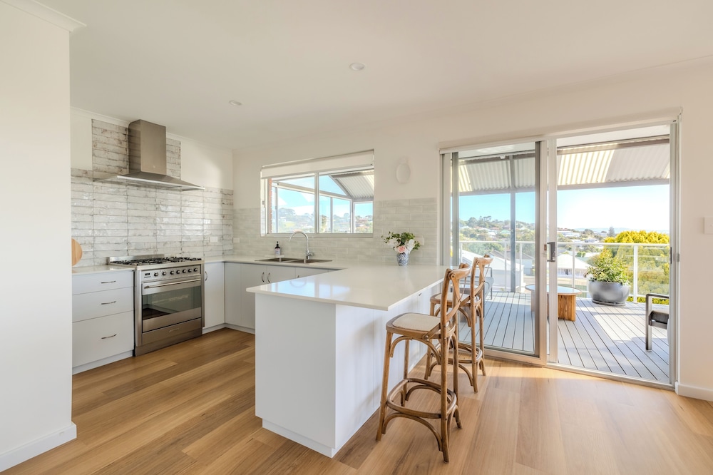 Seaview Heights by the BnB Collection