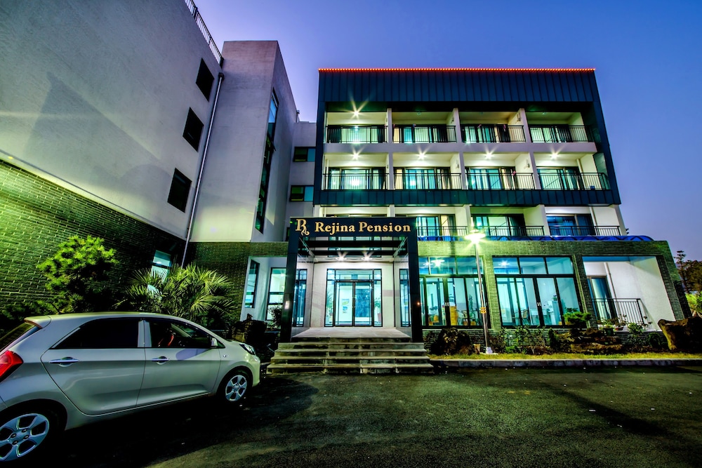 Rejina Pension