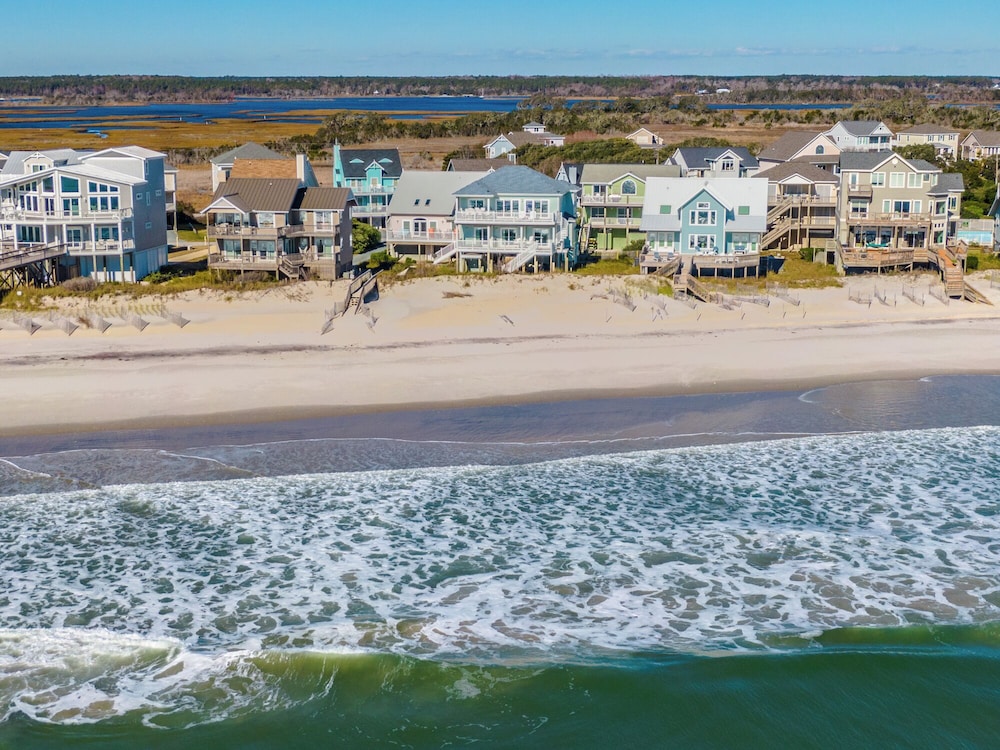 Sandy Feet by Topsail Realty