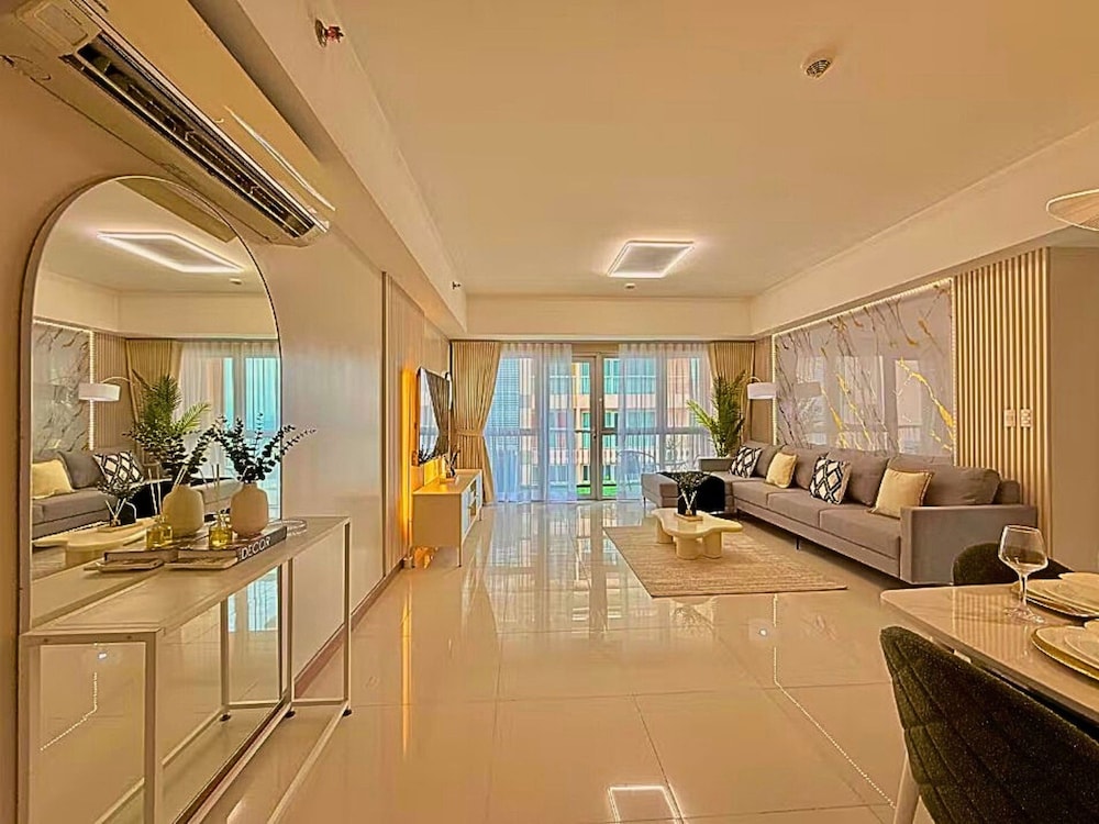 Live Luxury Living at BGC Venice
