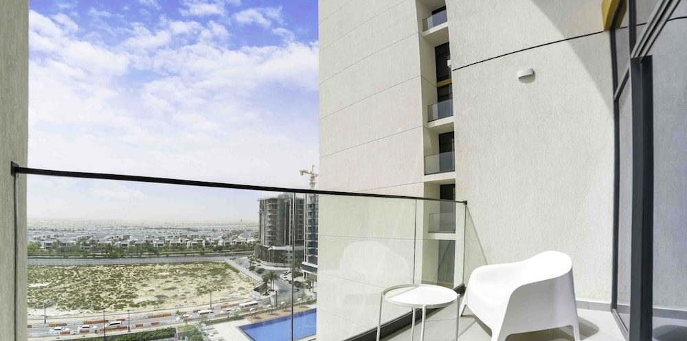 LUX The Dubai Hills Executive Suite