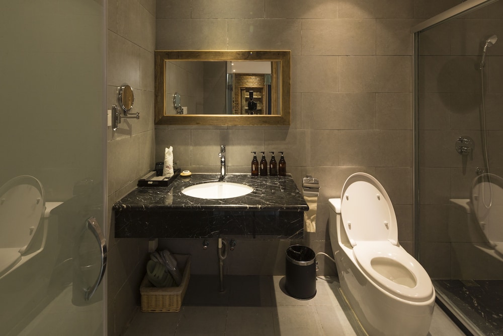 Lotus Mountain Boutique Inn