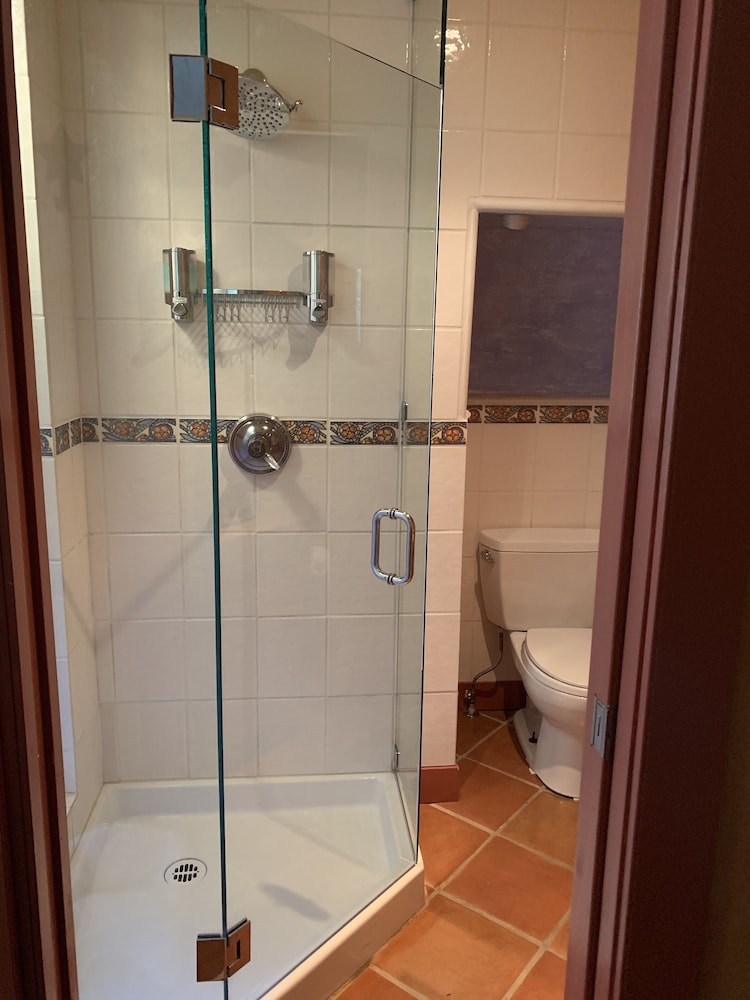 Salt Spring Carriage House B&B